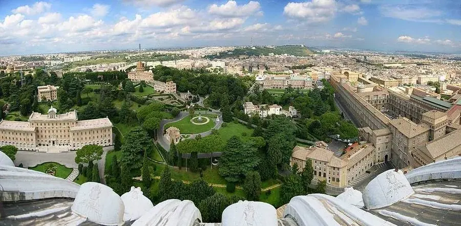 Blick auf die Vatikanischen Gärten und Museen