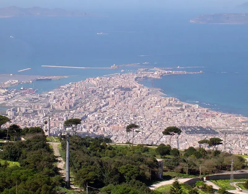 Blick von Erice auf Trapani und die Küste
