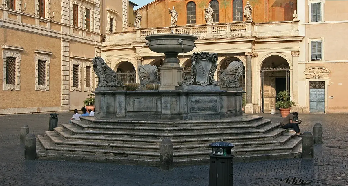 Der Brunnen auf der Piazza Santa Maria in Trastevere