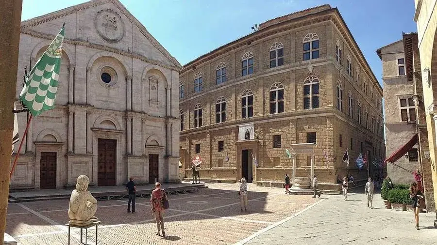 Der Dom und die Piazza Pio II in Pienza