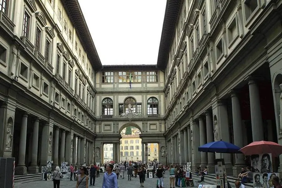 Der Innenhof der Uffizien in Florenz