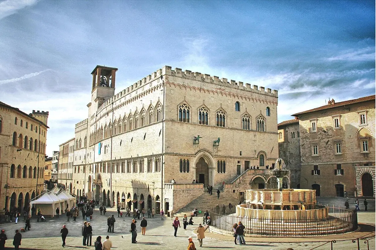Der Palazzo dei Priori und die Fontana Maggiore in Perugia