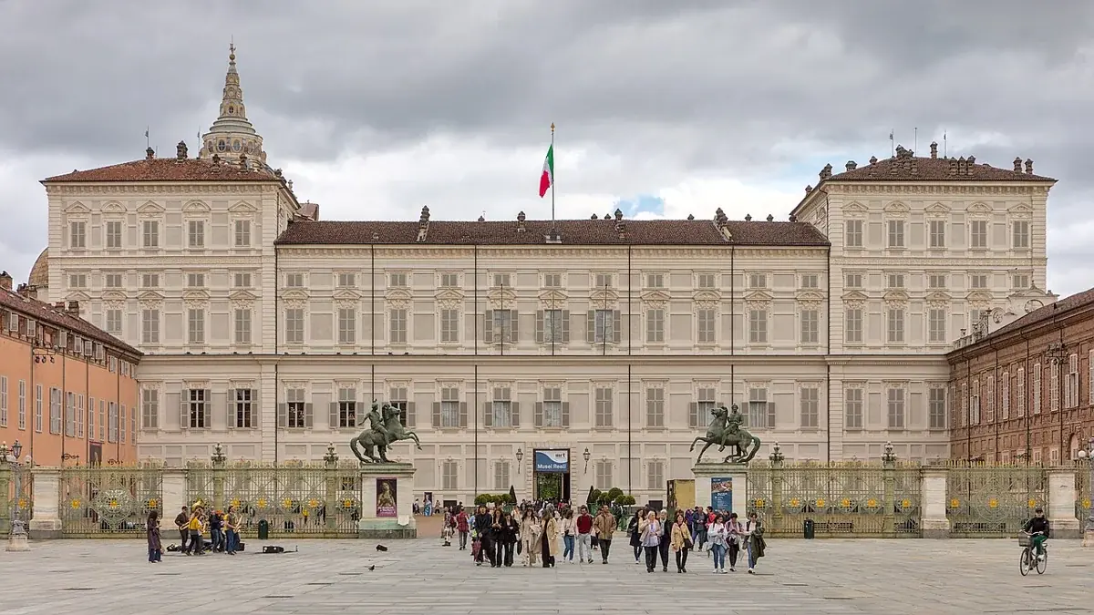 Die Hauptfassade des Palazzo Reale in Turin