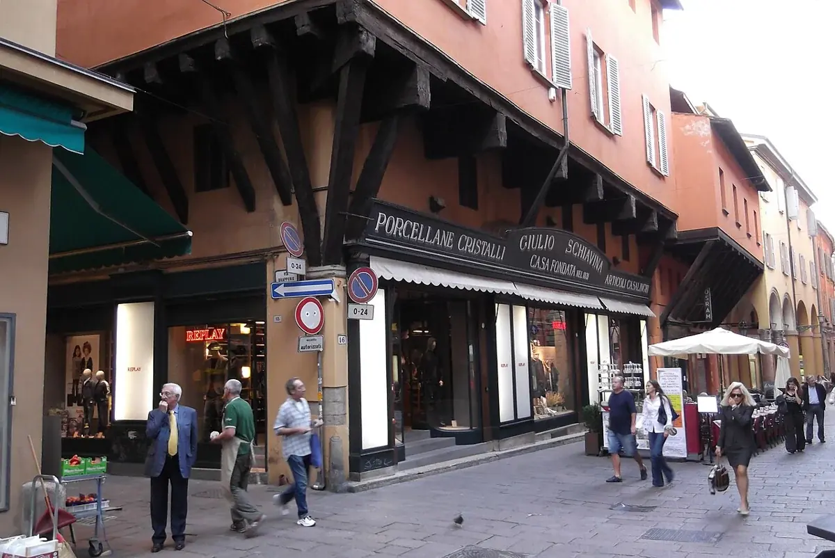 Ein Lebensmittelgeschäft im Quadrilatero-Viertel von Bologna