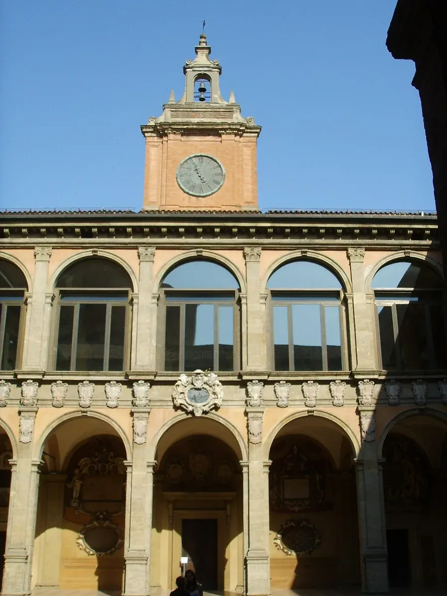 Der Innenhof des Archiginnasio