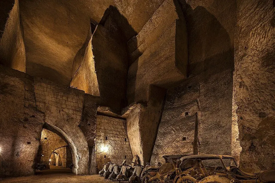 Der Bourbonentunnel in Neapel
