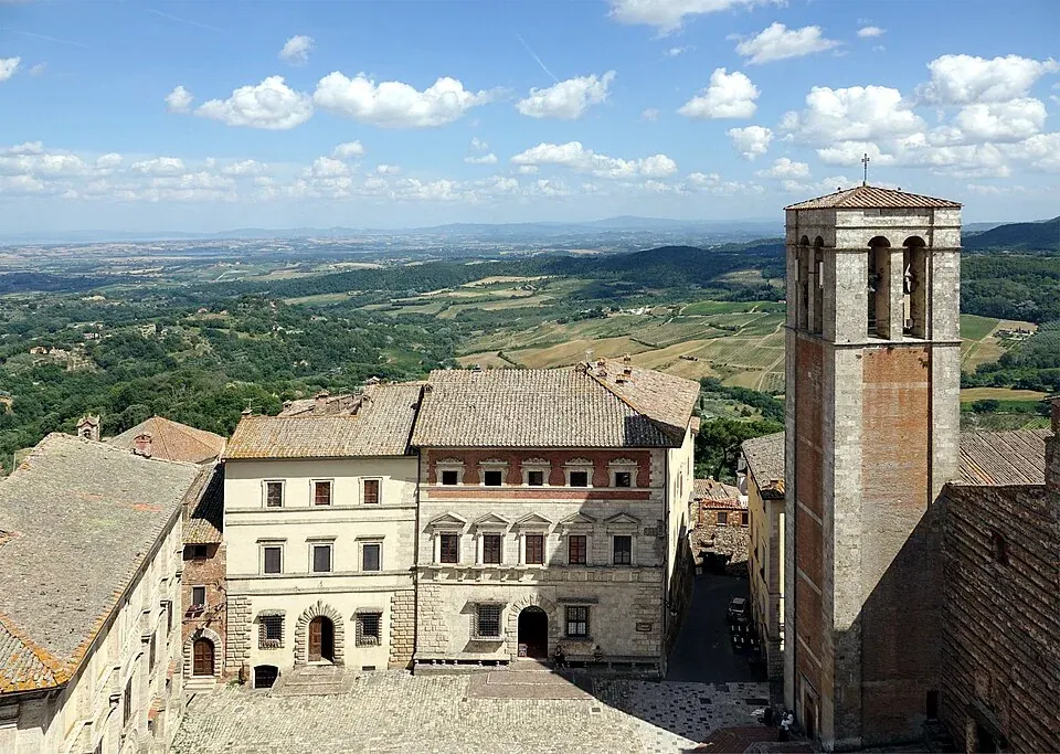 Die Piazza Grande in Montepulciano