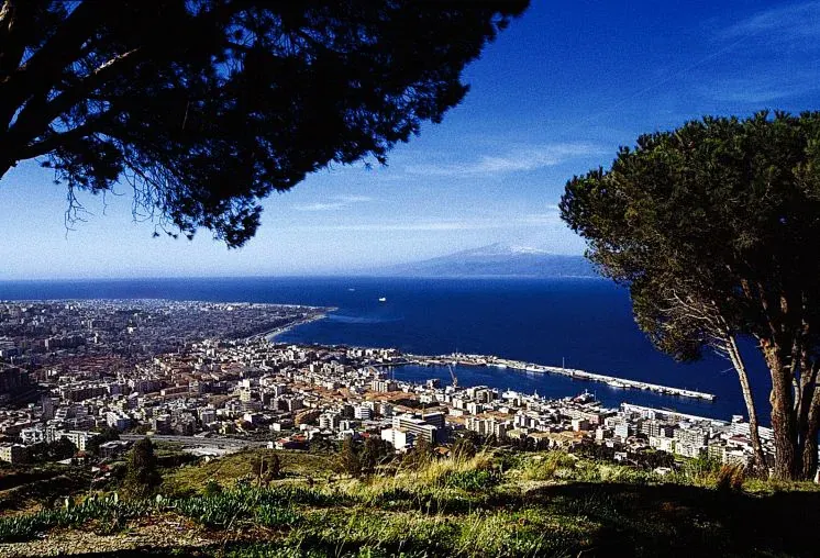 Reggio Calabria an der Meerenge von Messina