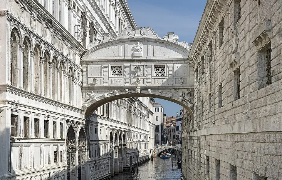 Die Seufzerbrücke in Venedig