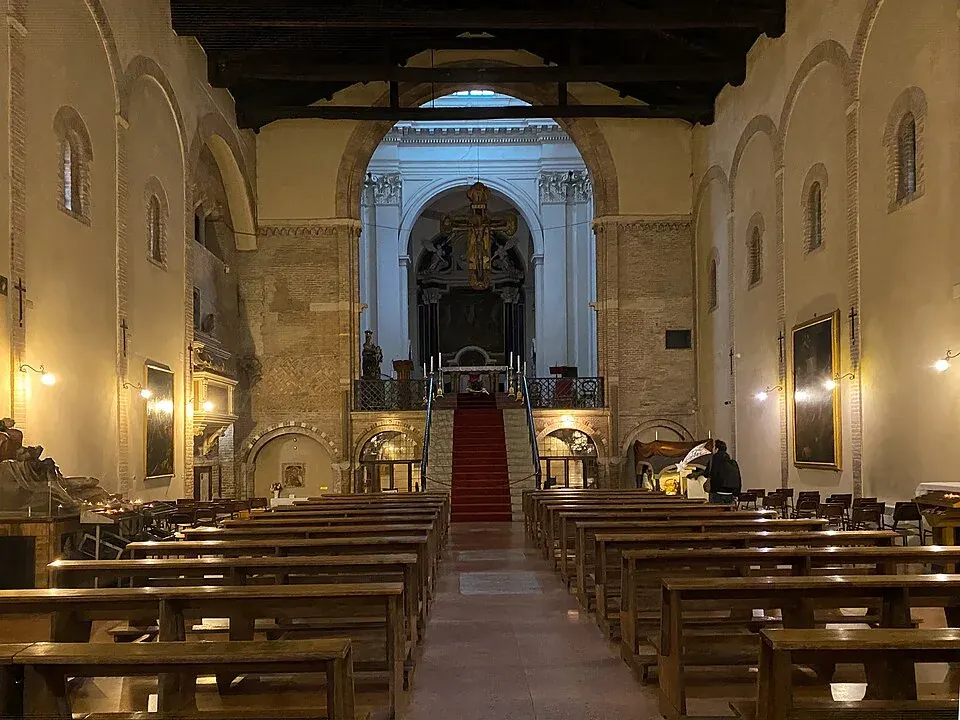 Innenraum von Santo Stefano in Bologna
