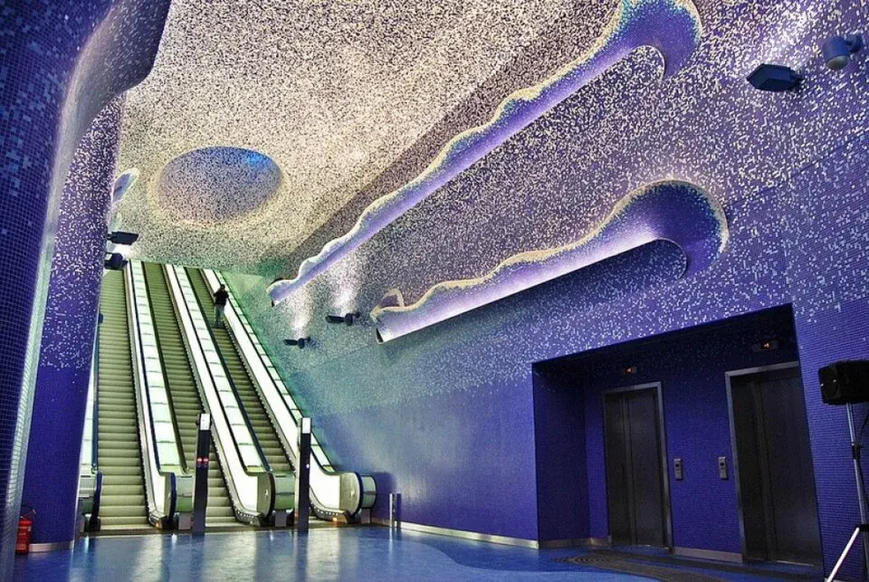 Die Metrostation Toledo in Neapel