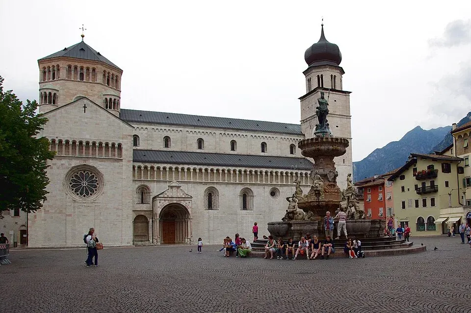 Dom und Domplatz in Trient