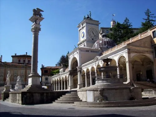 Die Piazza della Libertà in Udine