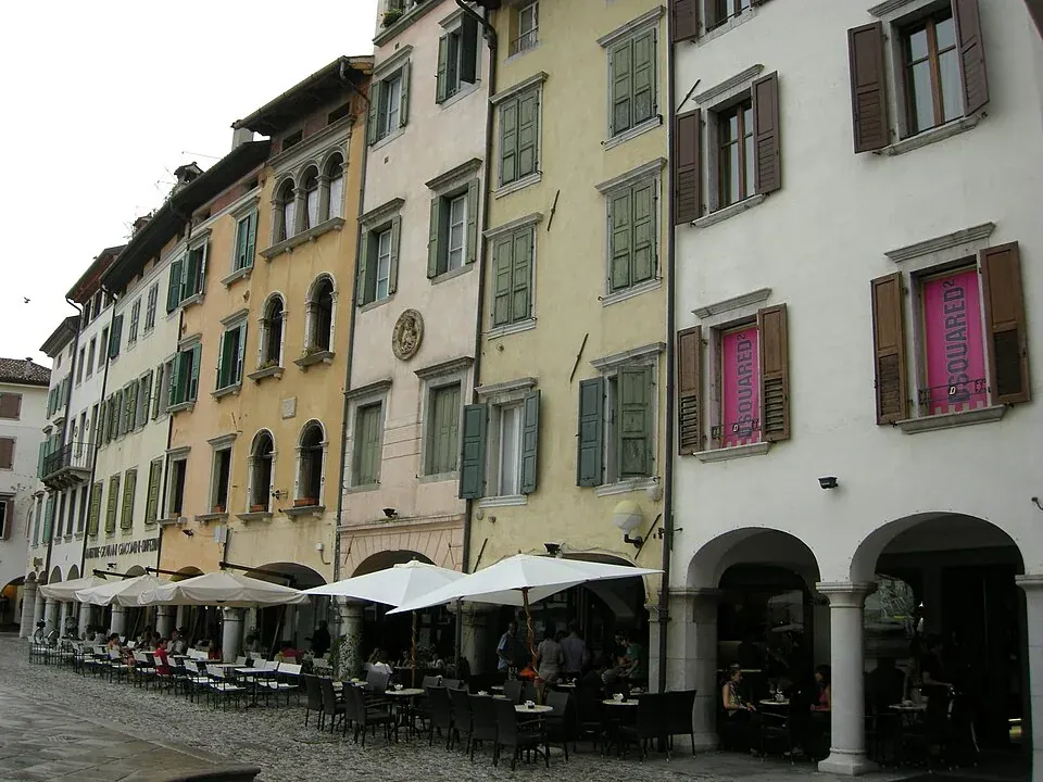 Die Piazza Matteotti in Udine
