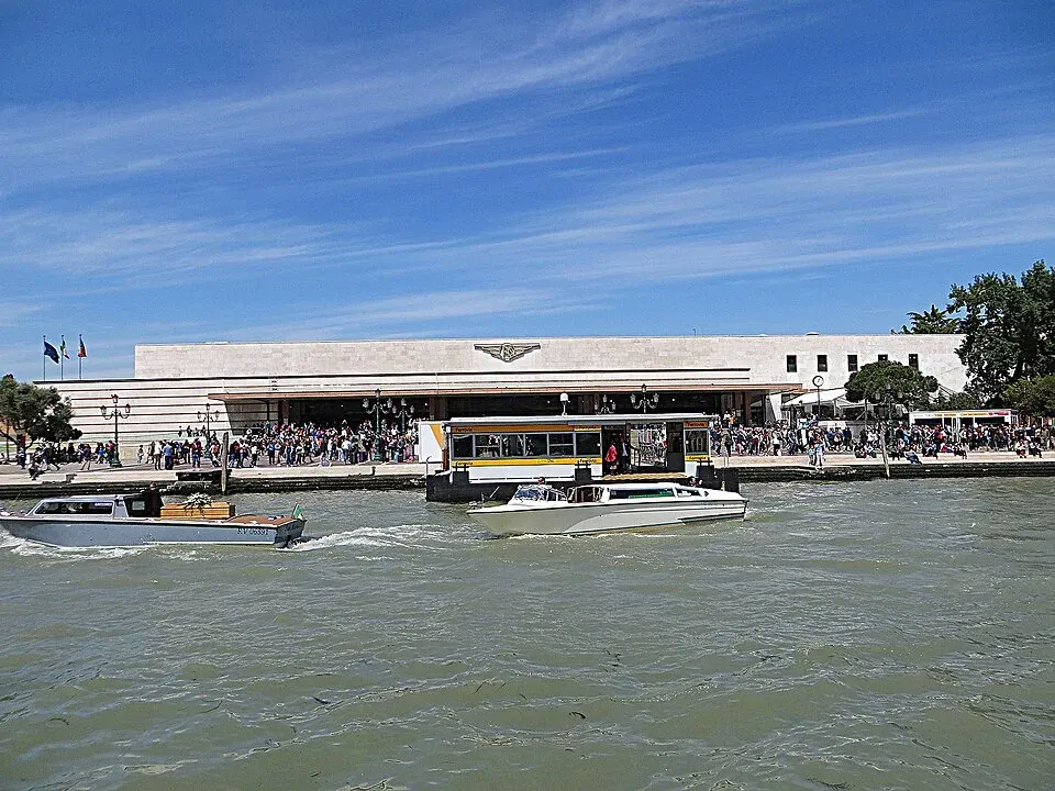Der Bahnhof Venezia Santa Lucia