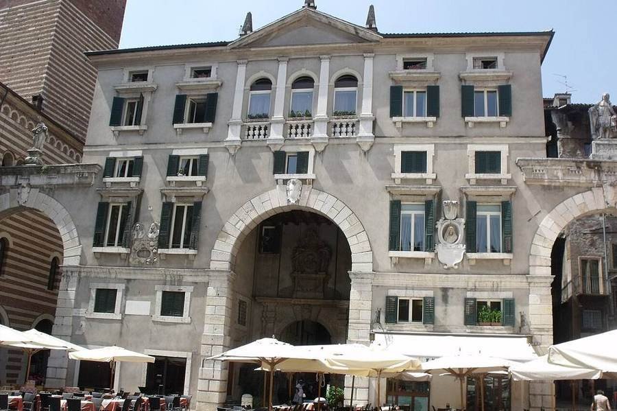 Piazza delle Erbe & Piazza dei Signori